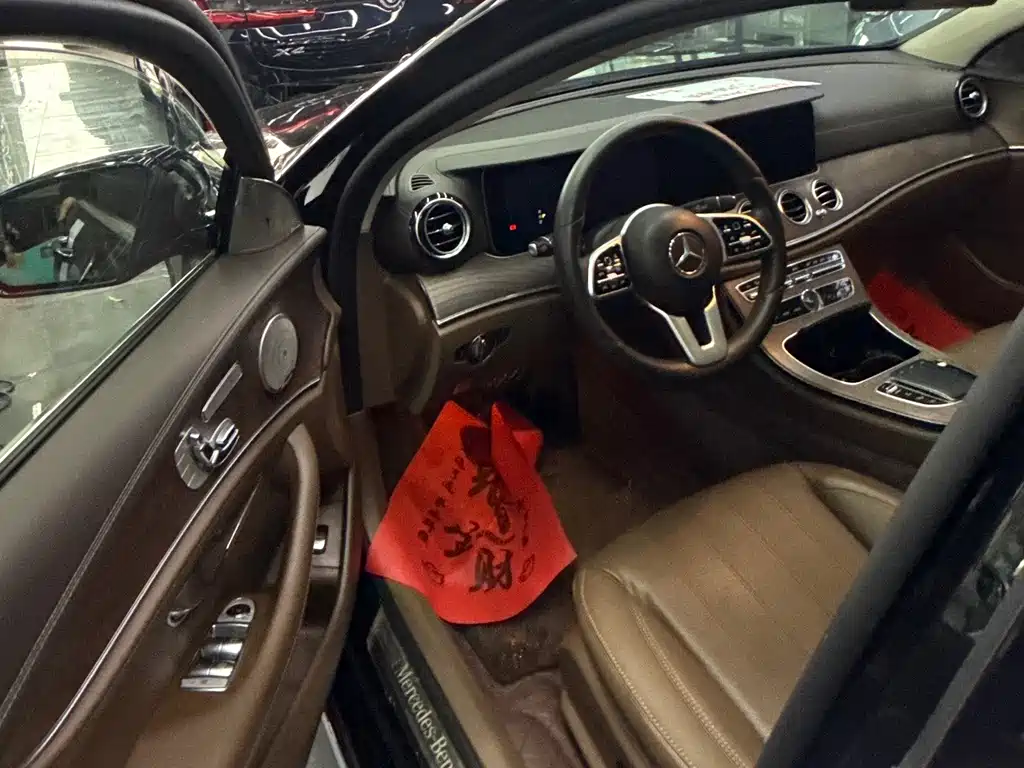 Mercedes-Benz E-Class — миниатюра 4