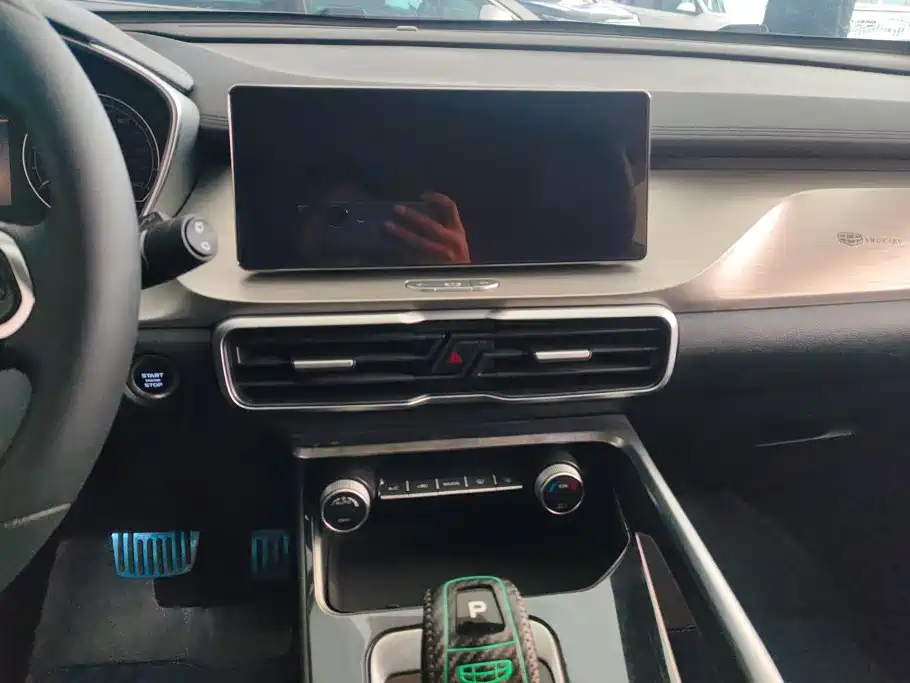 Geely Binyue — миниатюра 13