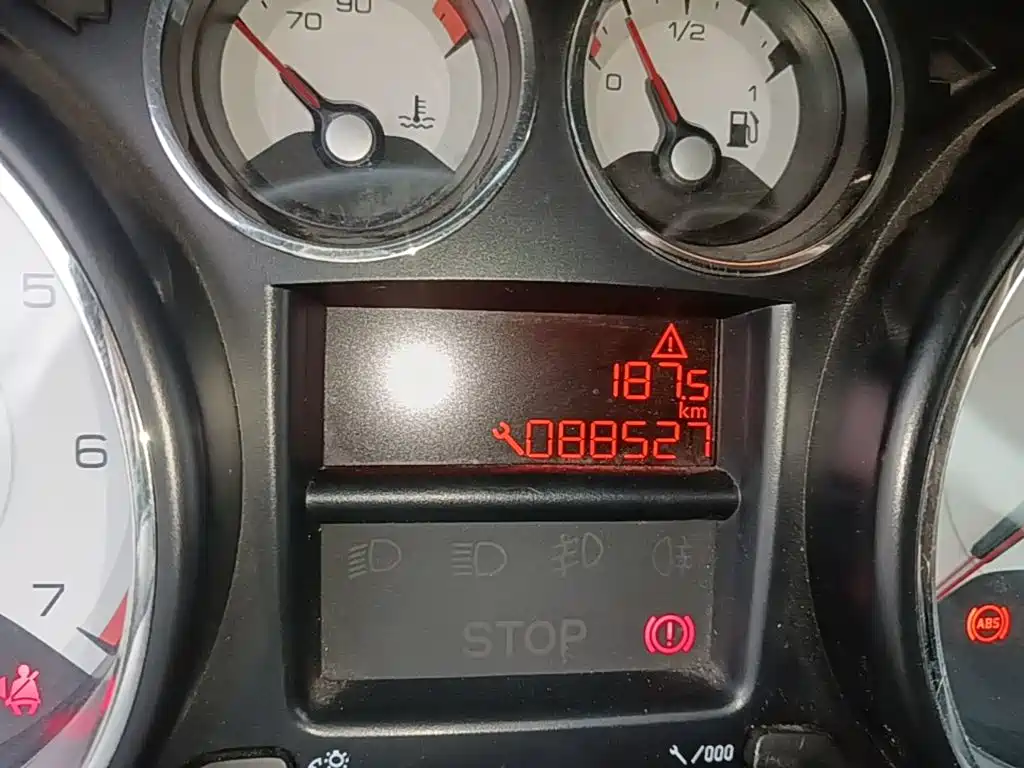 Peugeot 308 — миниатюра 12