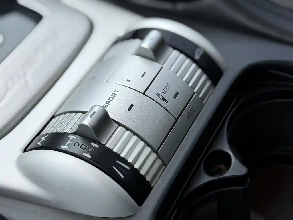 Porsche Cayenne — миниатюра 10