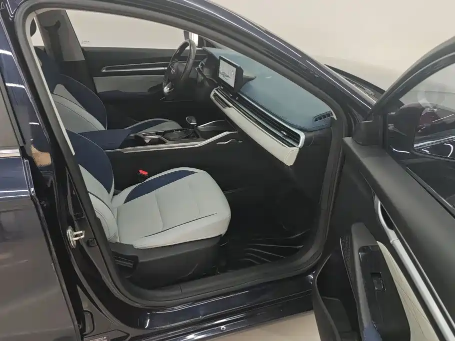 Geely Emgrand — миниатюра 8