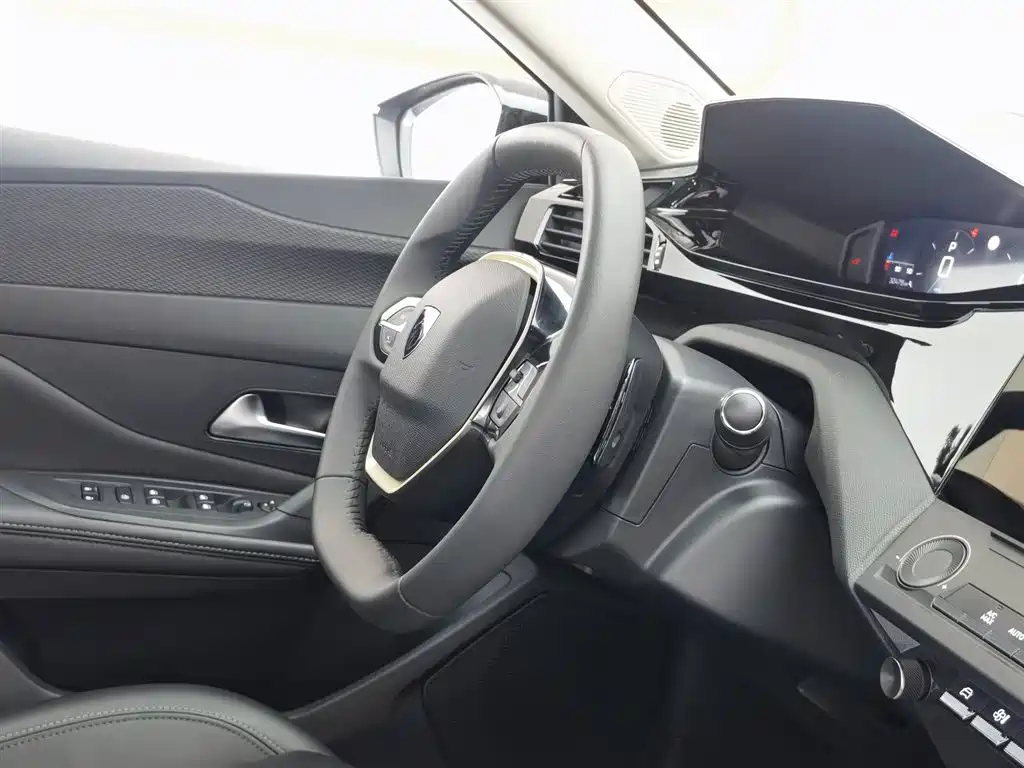 Peugeot 408X — миниатюра 22