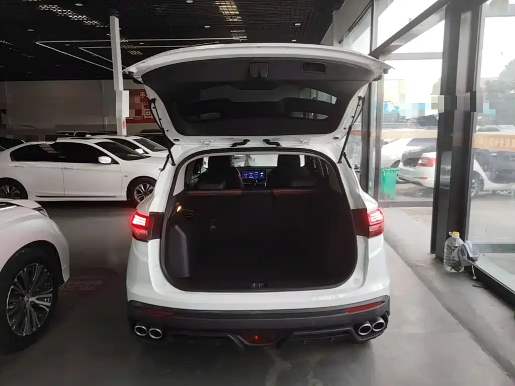 Geely Binyue — миниатюра 19