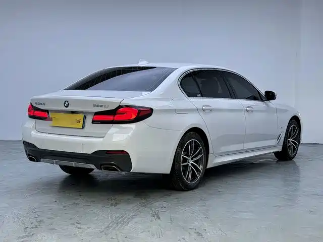 BMW 5 Series — миниатюра 6
