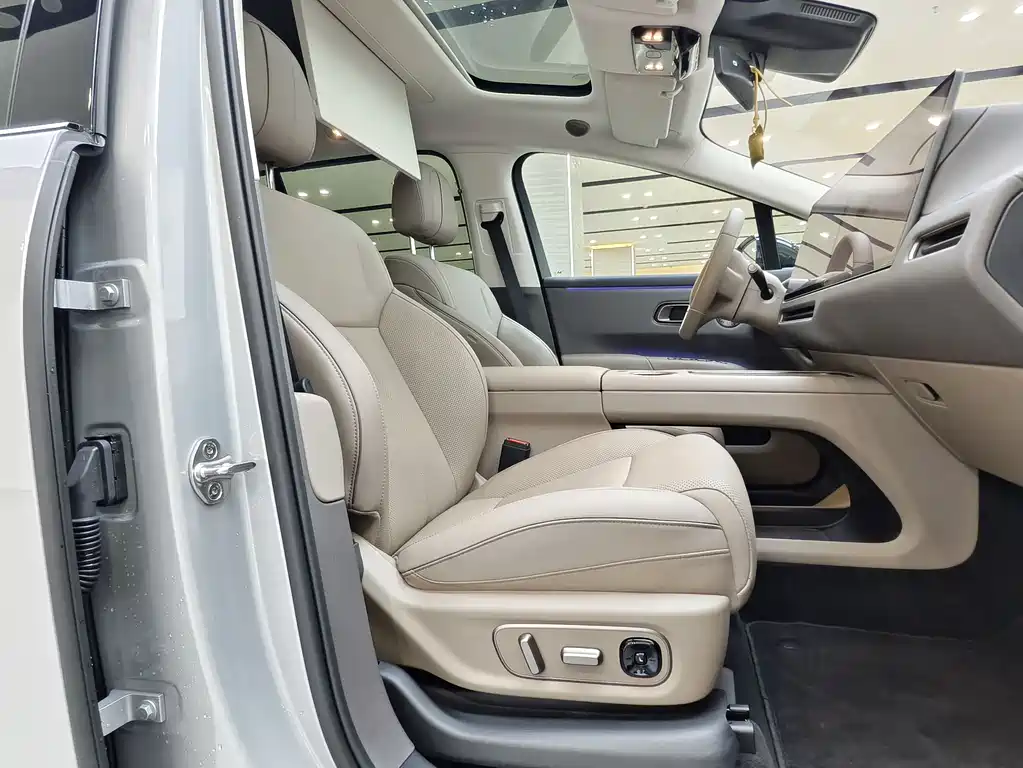 Li Auto i8 2025 Standard