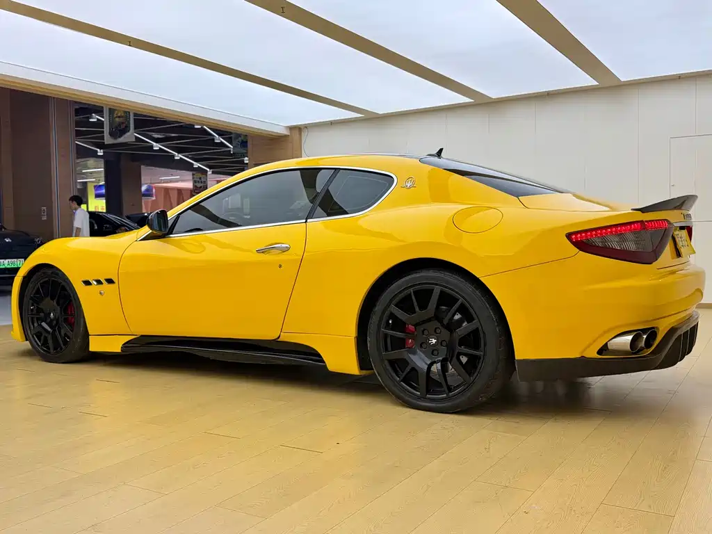 Maserati GranTurismo — миниатюра 4