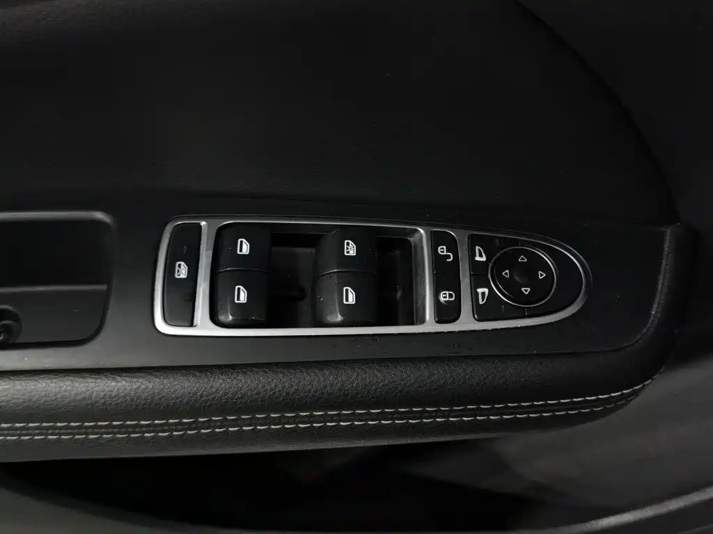 BYD MAX — миниатюра 9