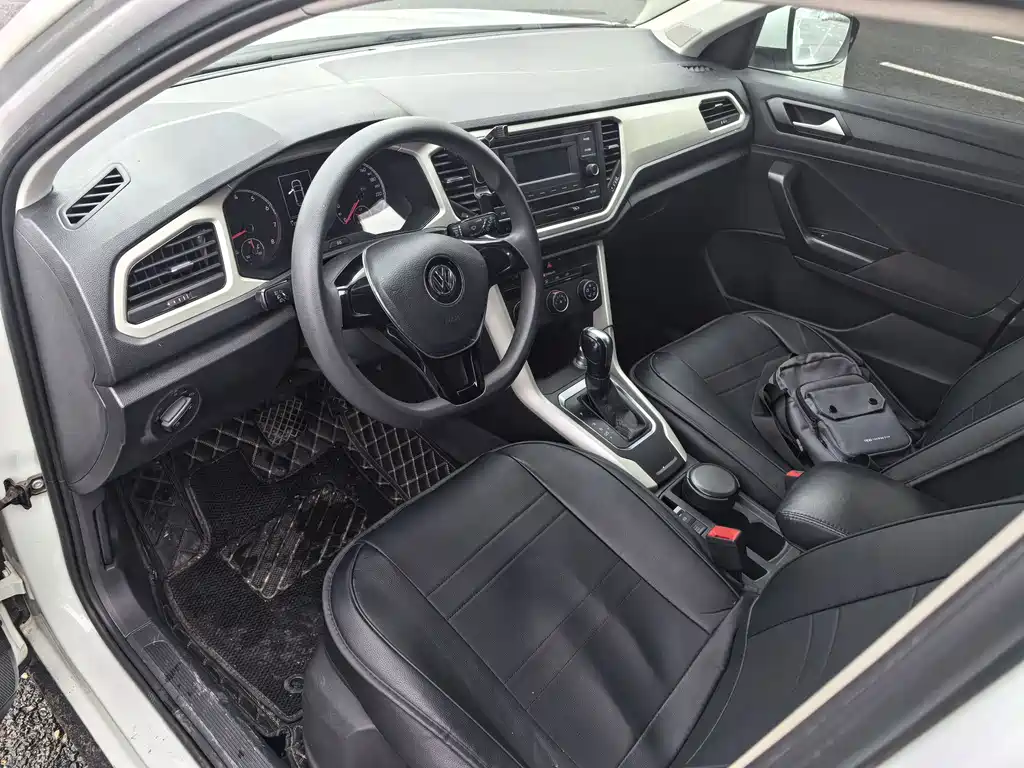 VOLKSWAGEN T ROC EXPLORING SONGS