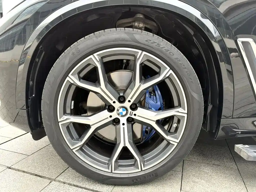 BMW X5 — миниатюра 7