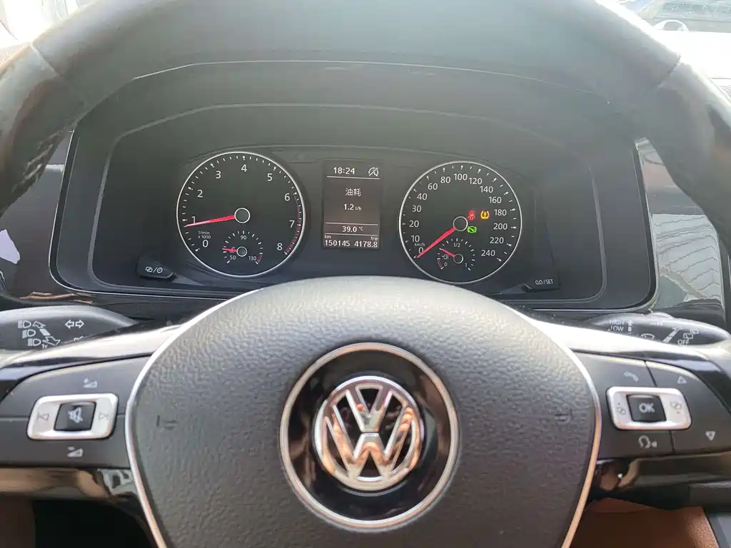 Volkswagen Caravelle — миниатюра 4