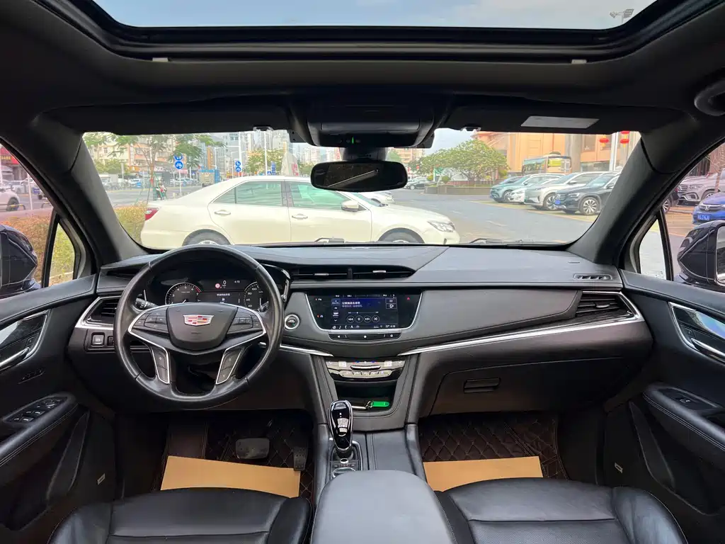 CADILLAC XT5