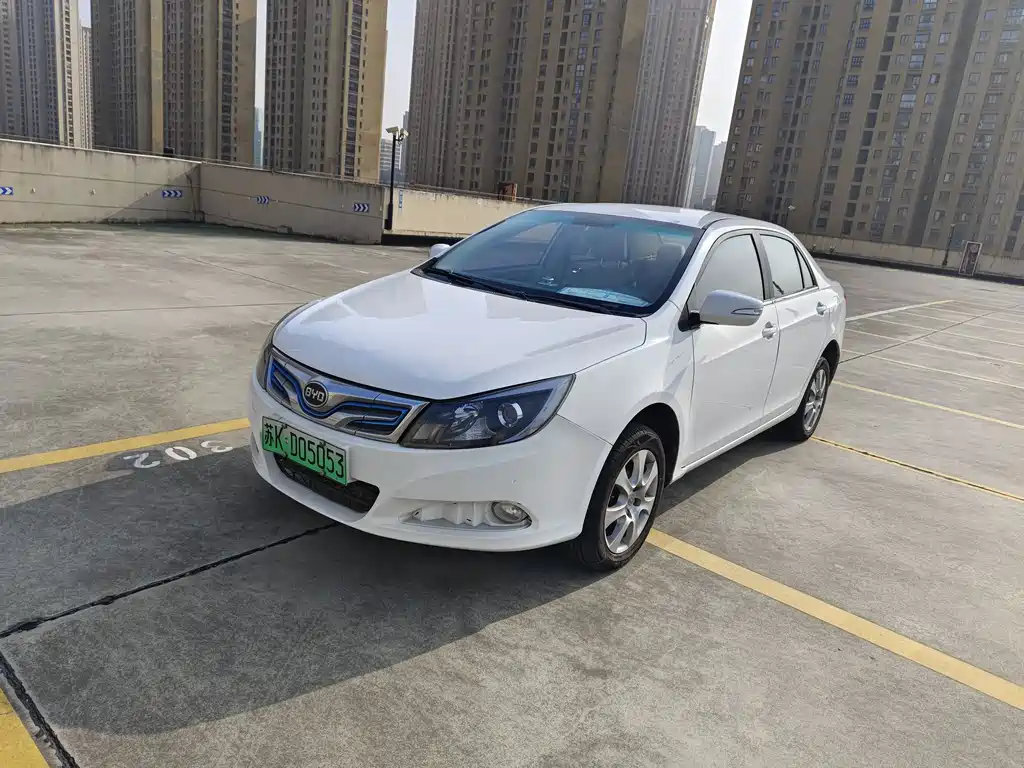 BYD E5