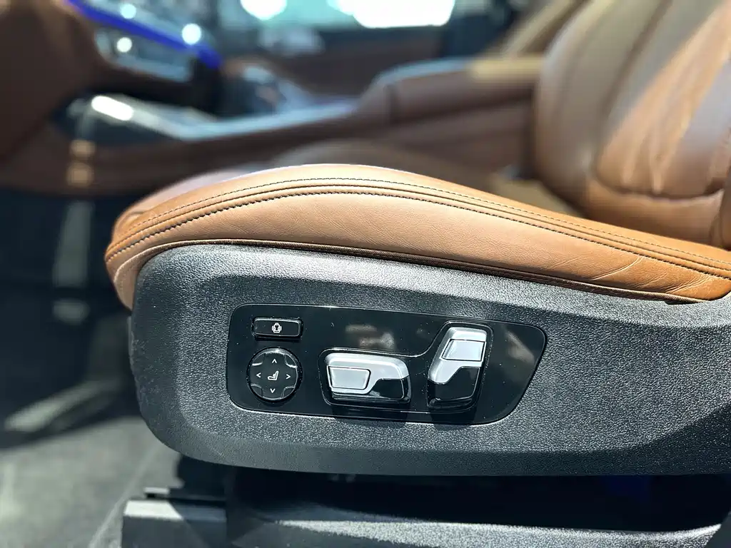 BMW X7 — миниатюра 8