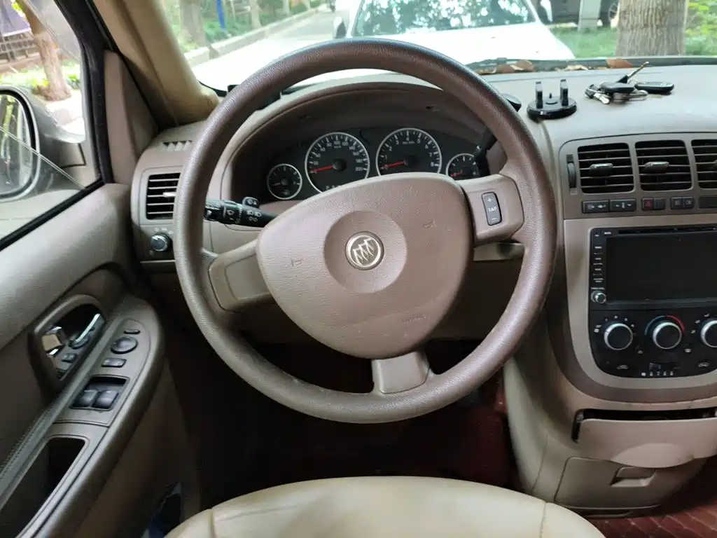 Buick GL8 — миниатюра 3