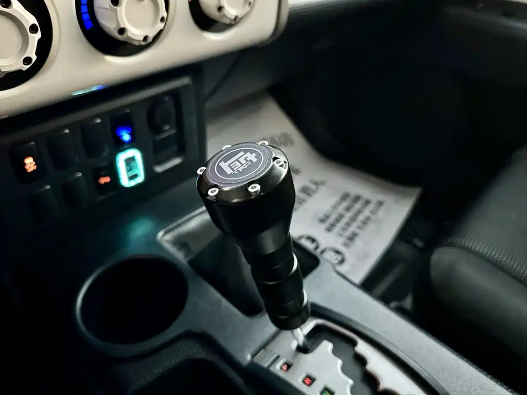 Toyota FJ Cruiser — миниатюра 13