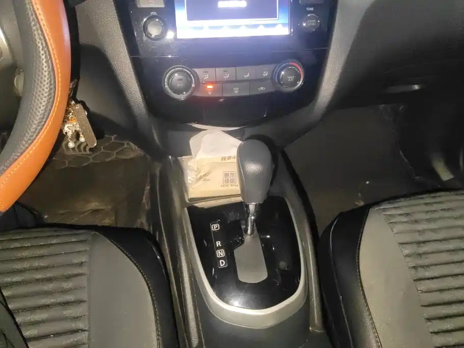 Nissan Qashqai — миниатюра 16