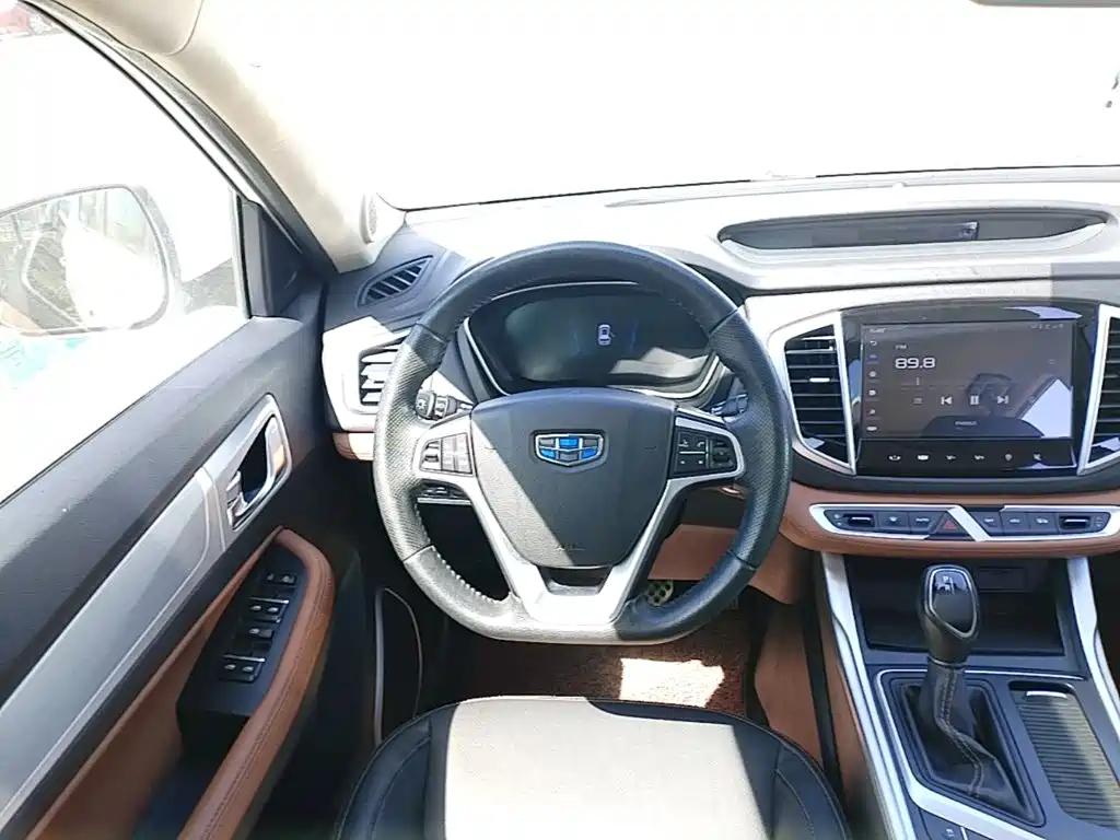 Geely Vision X6 — миниатюра 11