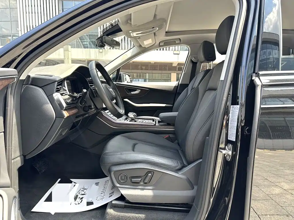 Audi Q7 — миниатюра 4