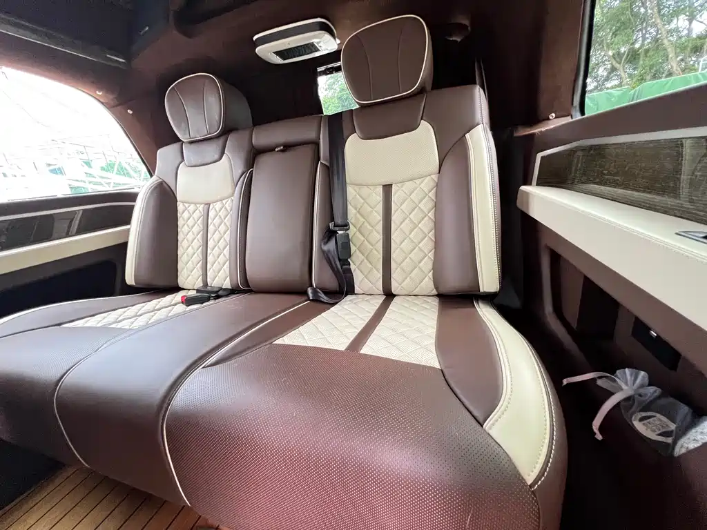 Mercedes-Benz V-Class V 2018 V 260 L Luxury Long Wheelbase VI
