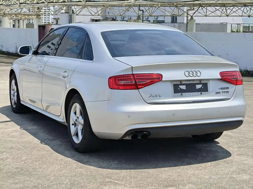 Audi A4L — миниатюра 4