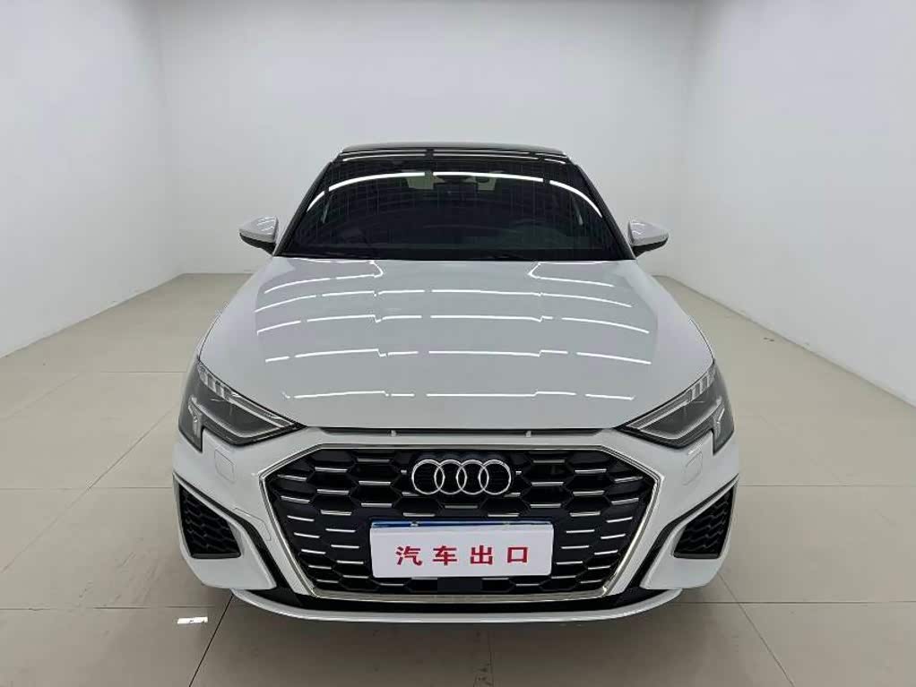 Audi A3 1.4 л 2023 г. Белый, пробег 35000 км