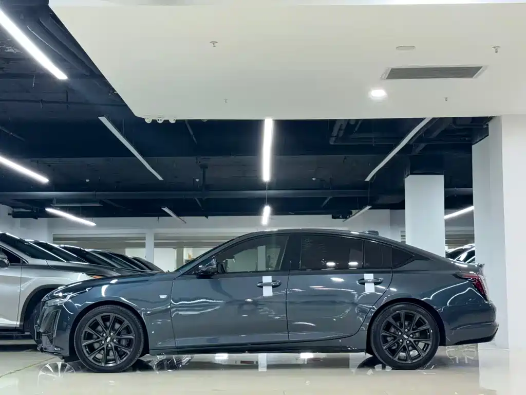 Cadillac CT5 2023 28T