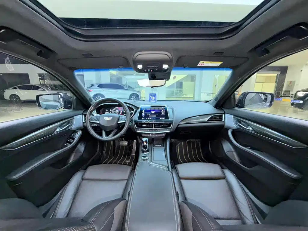 Cadillac CT5 2023 28T