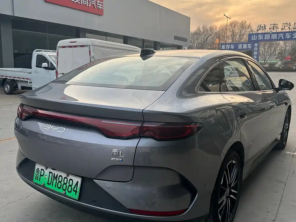 BYD QIN L