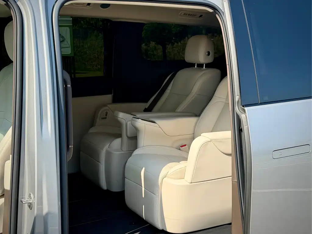 Li Auto Li MEGA — миниатюра 9