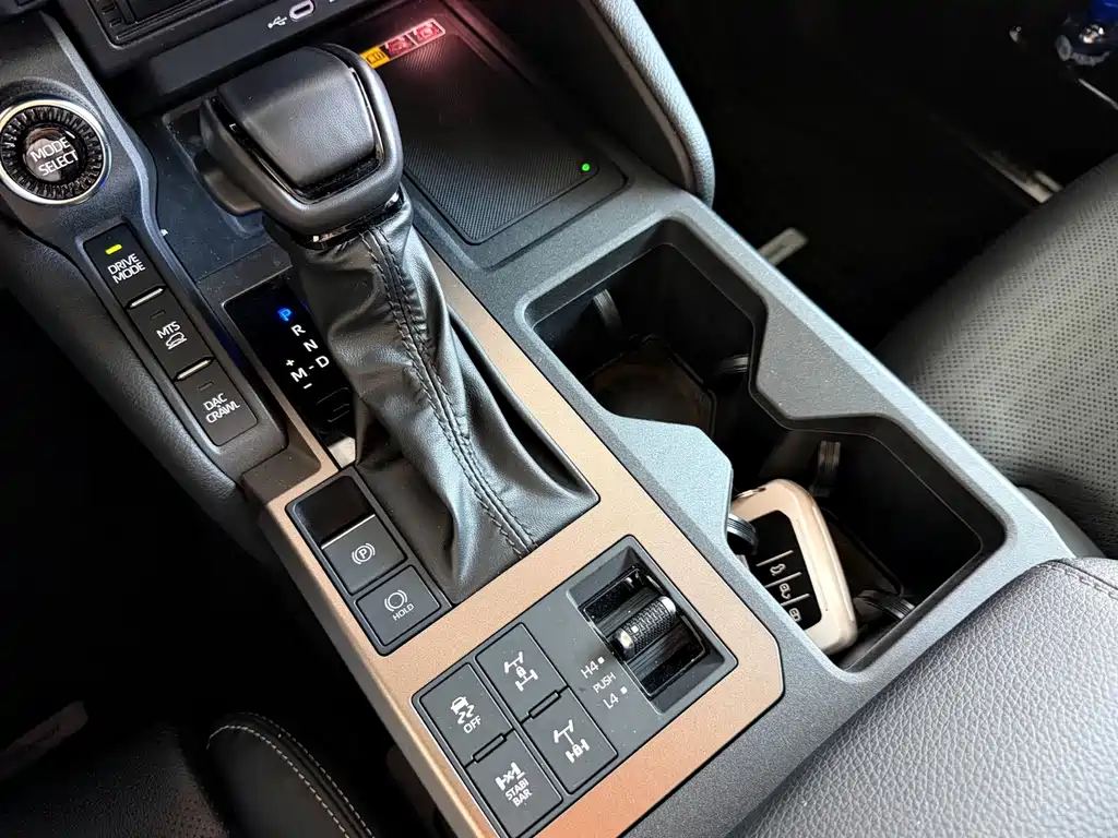 Toyota Land Cruiser Prado 2024 2.4T WX 6 мест