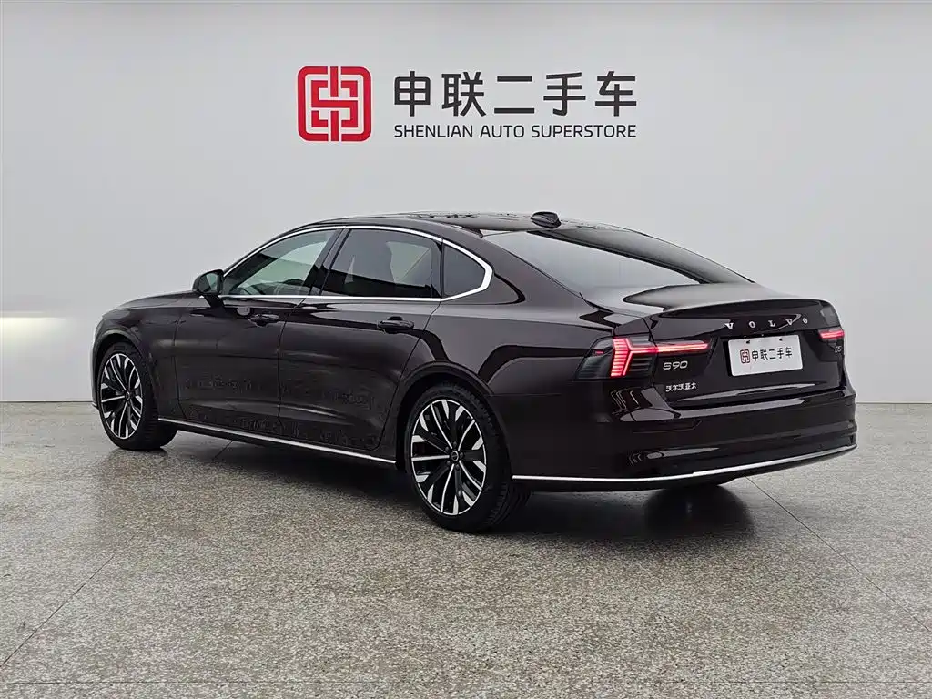 Volvo S90 2026 B5 Luxury