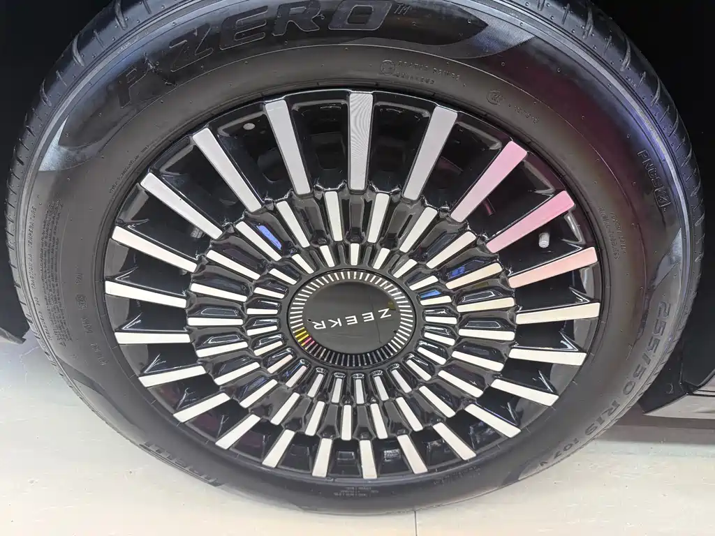 ZEEKR EXTREME KRYPTON 009