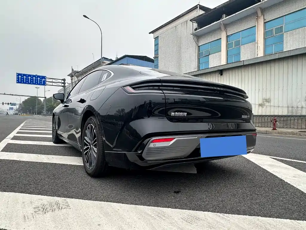 GEELY GALAXY GALAXY SPARKLE 8