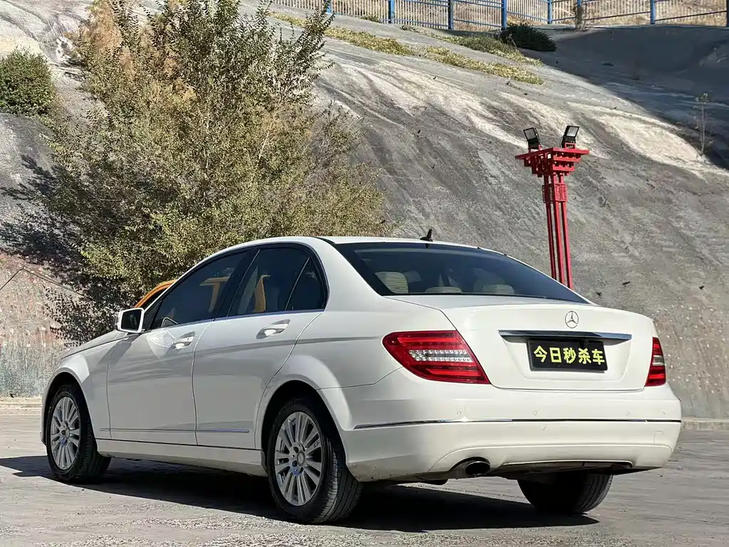 Mercedes-Benz C-Class — миниатюра 9