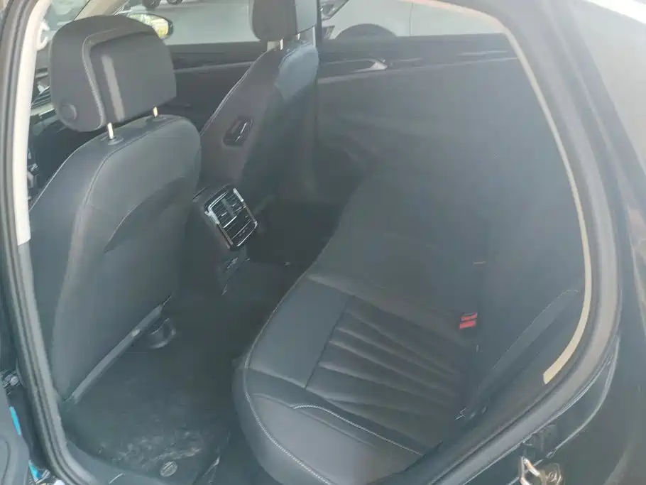 Volkswagen Passat — миниатюра 11