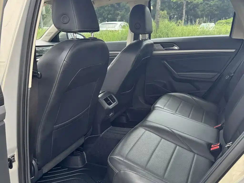 Volkswagen Lavida — миниатюра 10
