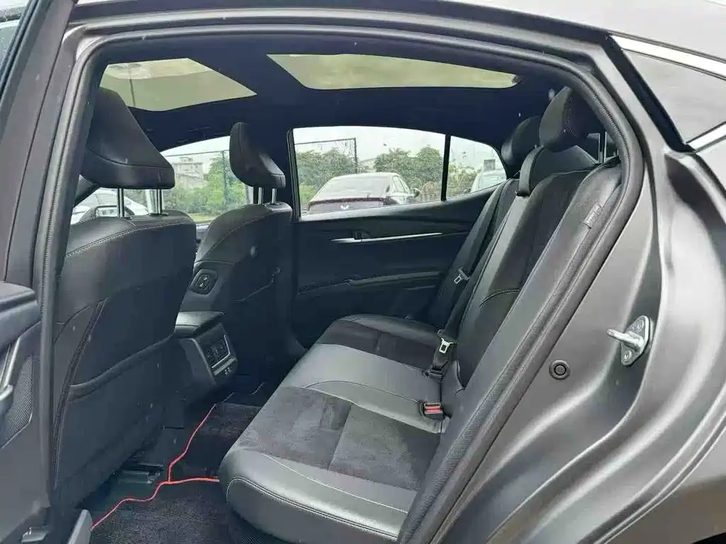 Toyota Camry 2026 2.0HSE