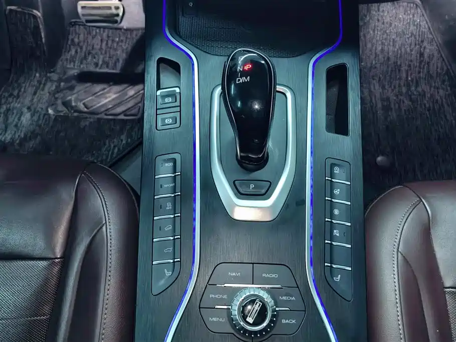 WEI PAI WEI BRAND VV7