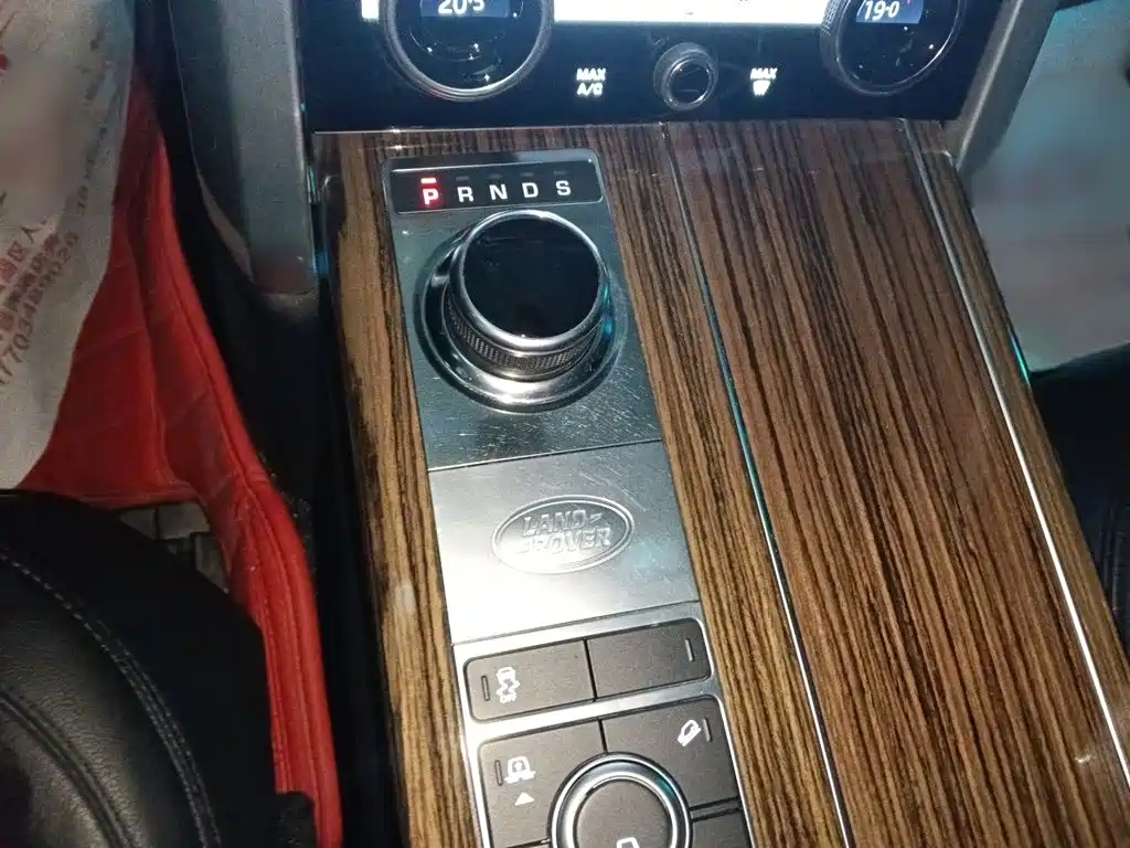Land Rover Range Rover — миниатюра 7