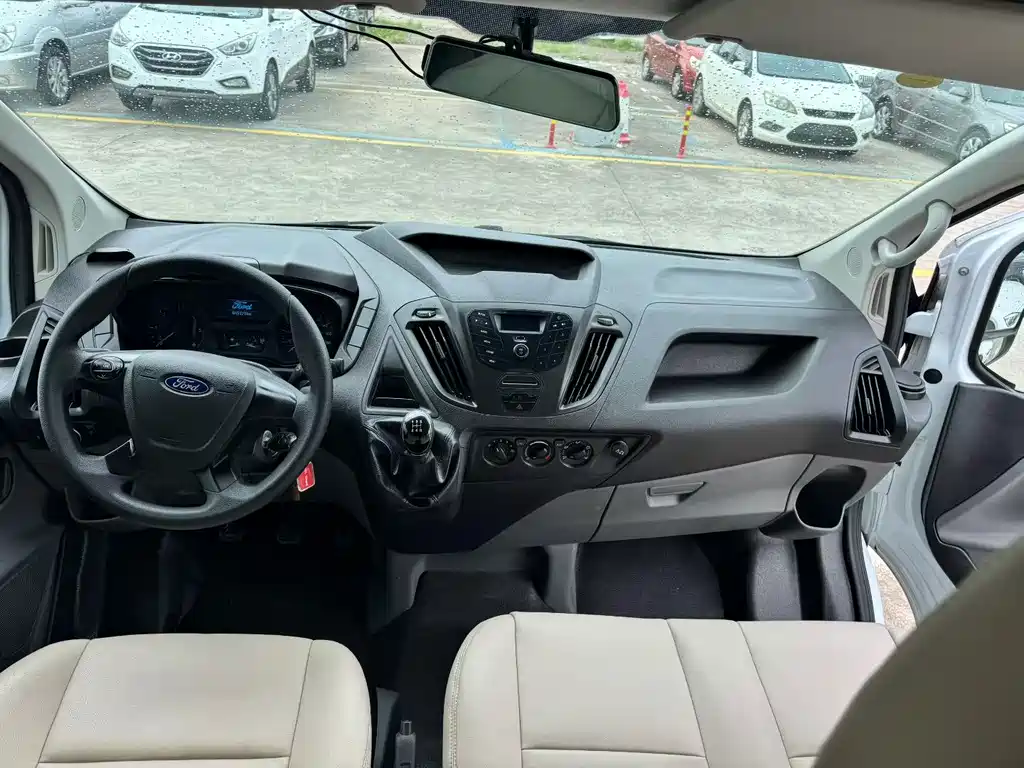 Ford Transit — миниатюра 5