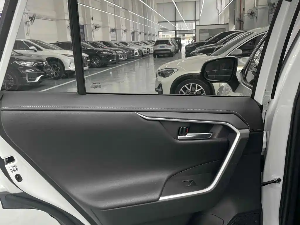 TOYOTA RAV4 RONGFANG