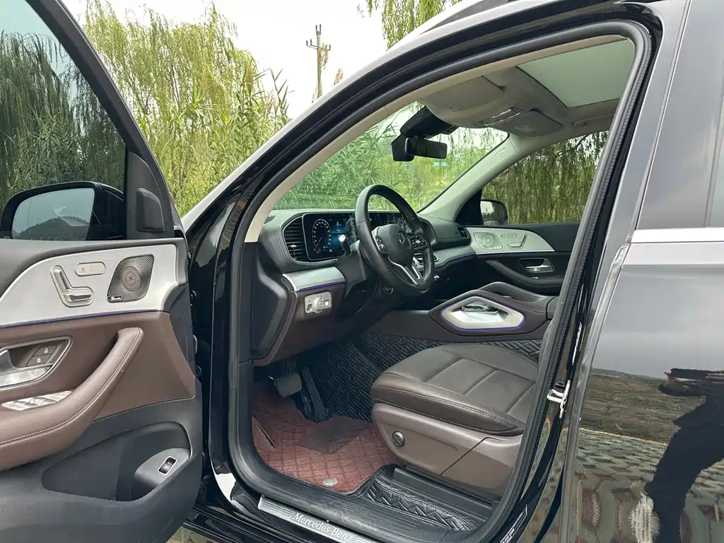 Mercedes-Benz GLE (Import) — миниатюра 5