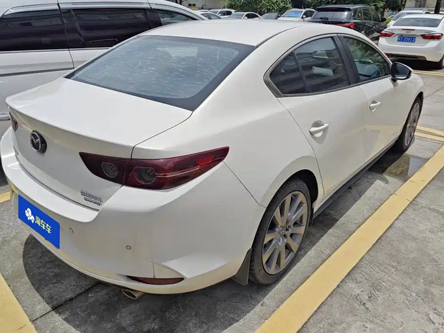 Mazda Mazda3 3 2020 2.0L AT