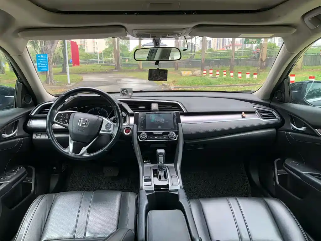 Honda Civic 2016 220TURBO CVT Luxury