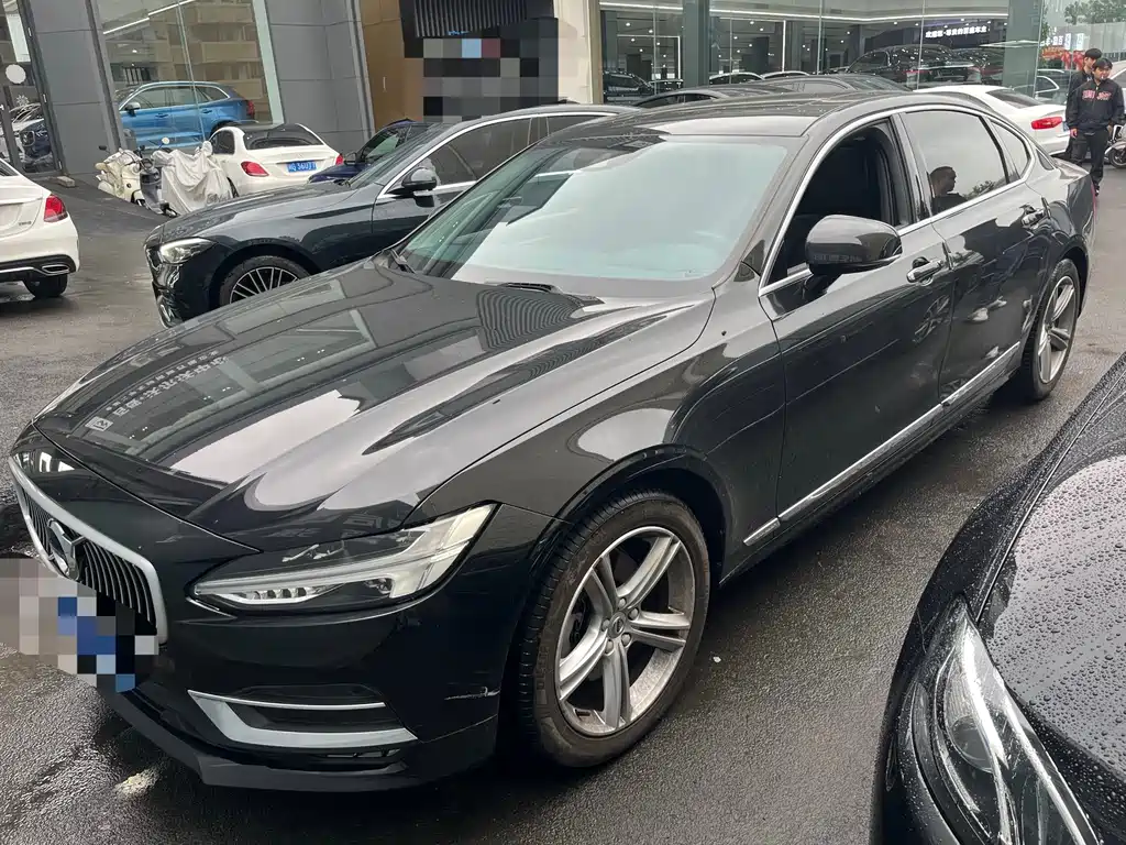 Volvo S90
