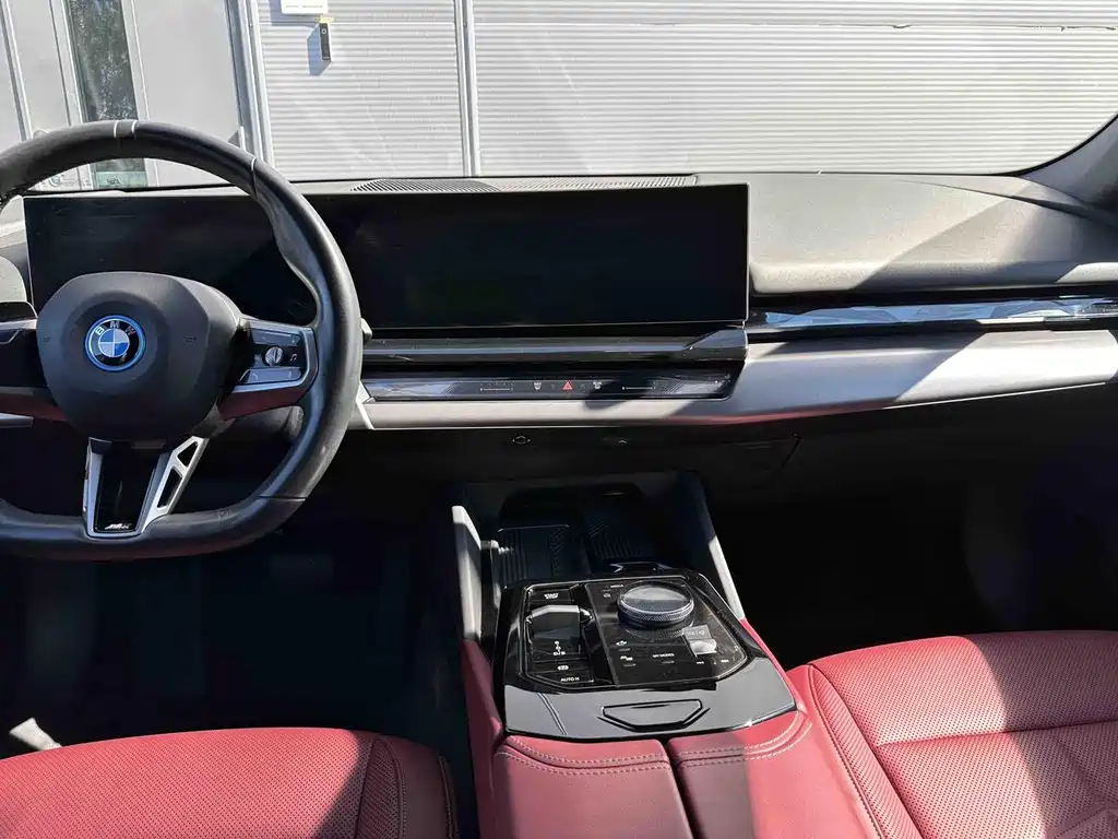 BMW i5 — миниатюра 11