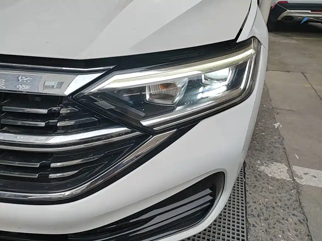 Volkswagen Sagitar — миниатюра 24