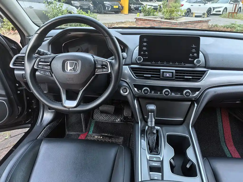 Honda Accord — миниатюра 8