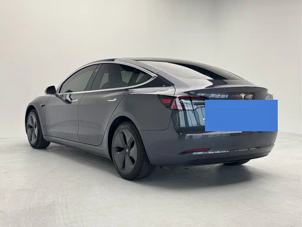 Tesla Model 3 — миниатюра 9