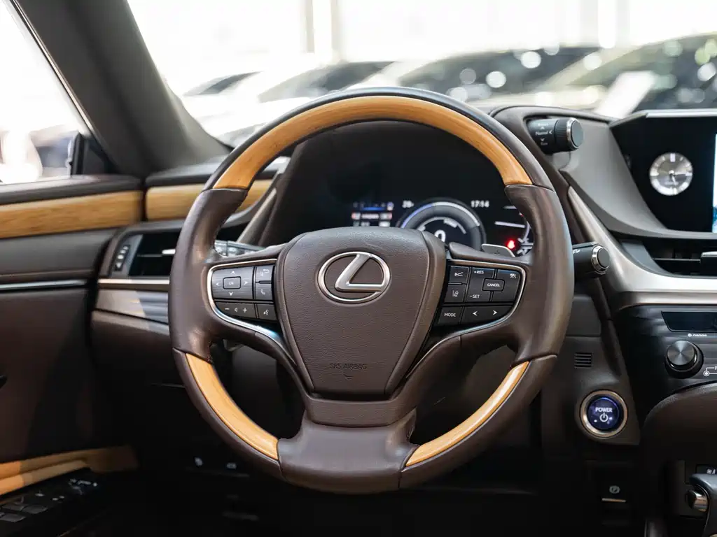 Lexus ES — фотографии объявления, Фото 13